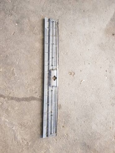 купить чехлы на авто бу: Решетка радиатора Infiniti Б/у, Оригинал — 2