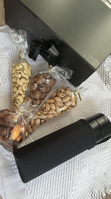 подарочный бокс для мужчины: Подарочный набор в черной коробке с лентой «Just for you». 🎁 Подарок — 7