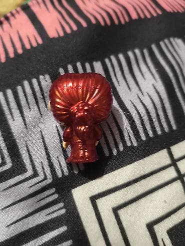 pop mart: Мини-фигурка в стиле chibi/Pop: персонаж в красном металлизированном — 3