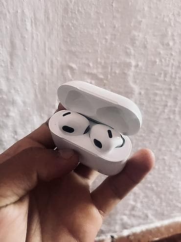 usb c to usb a: Беспроводные наушники-вкладыши с зарядным кейсом - Форм-фактор — 3