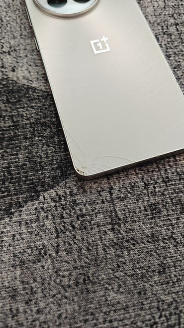 oneplus ace: OnePlus 13R, Б/у, 256 ГБ, цвет - Белый, 1 SIM — 6