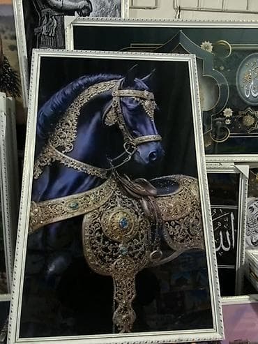 чёрный принц: Картина «Конь в роскошной сбруе» - Настенная картина с изображением — 1