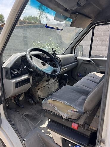 Унаа: Volkswagen : 2000 г., 2.9 л, Кол менен иштөөчү, Дизель, Van — 3