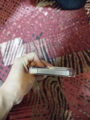 срочно продаю ноутбук бишкек: IPhone 15 Pro, Б/у, 256 ГБ, Белый, Зарядное устройство, Защитное стекло, 85 % — 6