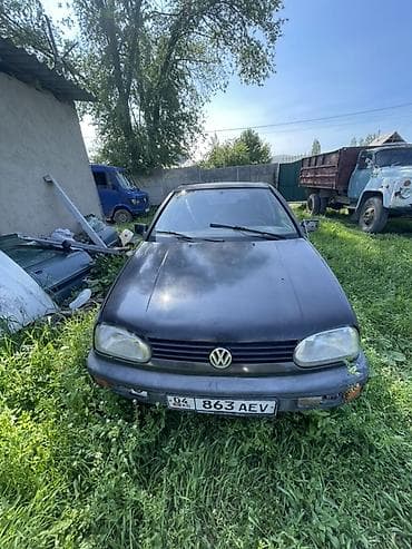 Volkswagen Golf: 1993 г., 1.8 л, Механика, Бензин, Хэтчбэк