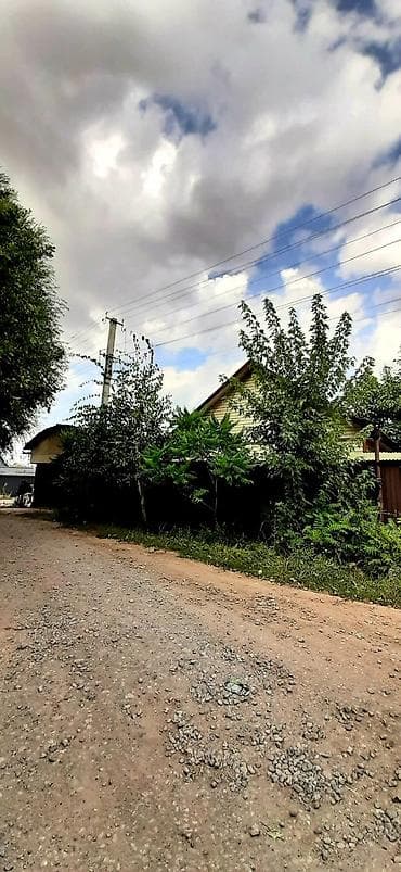 Продаётся дачный дом с большим зелёным участком. Основные at lalafo.kg Продаётся дачный дом с большим зелёным участком. Основные
