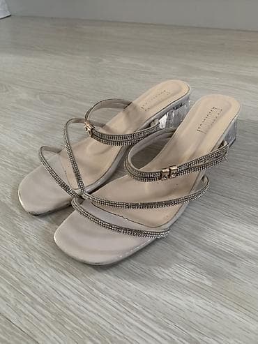 Босоножки, 39, 40, Fashion, Б/у, цвет - Бежевый, Самовывоз at lalafo.kg Босоножки, 39, 40, Fashion, Б/у, цвет - Бежевый, Самовывоз