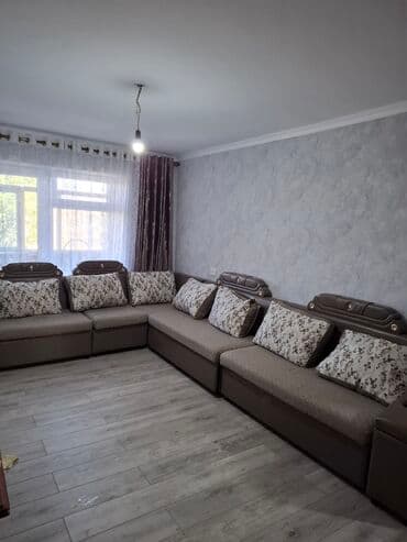 Угловой диван, C подушками, Трехместный at lalafo.kg Угловой диван, C подушками, Трехместный