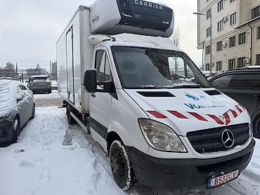 volvo tandem: Легкий грузовик, Mercedes-Benz — 2