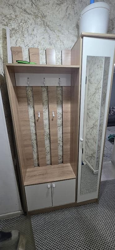 Прихожая с зеркальным шкафом и сиденьем. АБСОЛЮТНО НОВЫЙ - Комплект