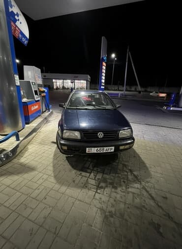 набор ключей для автомобиля в чемодане: Volkswagen Vento: 1992 г., 1.8 л, Механика, Седан — 1