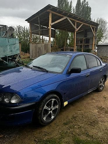 Транспорт: Toyota Avensis: 1998 г., 1.6 л, Кол менен иштөөчү, Бензин — 2