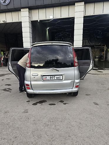 Продажа авто: Toyota Funcargo: 2003 г., Механика, Бензин, Минивэн — 3
