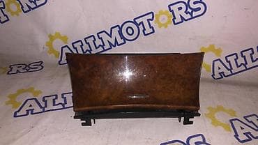 Mercedes-Benz W211, пепельница