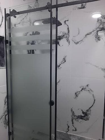 каленое стекло: Душевая перегородка/кабина из закаленного стекла с раздвижными дверями — 5