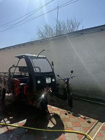 Грузовой электрический трицикл с кабиной - Тип: трёхколёсный