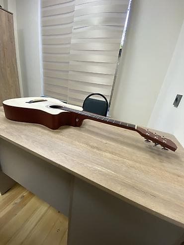 gitara lakewood: Акустическая гитара дредноут с вырезом (cutaway). - Корпус: форма — 3
