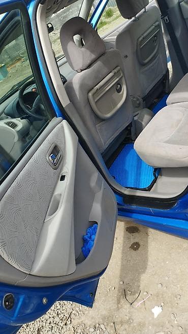 нессия: Nissan Almera Tino: 2001 г., 1.8 л, Ручные, Бензин, Минивэн — 9