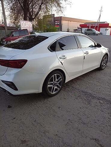 lc 300: Kia K3: 2019 г., Седан — 4