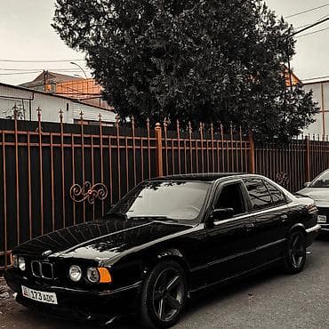 bnk 250: BMW 5 series: 1988 г., 2.5 л, Механика, Бензин, Седан — 1