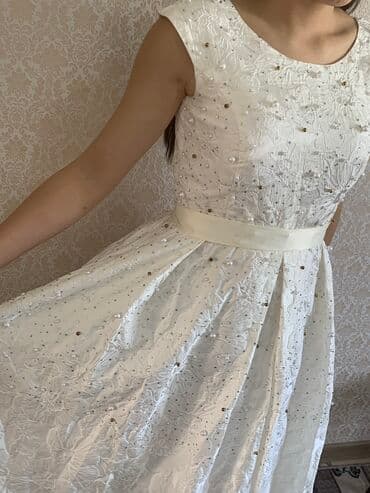 прокат карнавальных костюмов в бишкеке бишкек: Вечернее платье, Пышное, Длинная модель, Без рукавов, Стразы, L, M, S — 1