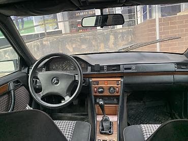 мерс 2012: Mercedes-Benz W124: 1992 г., 2.3 л, Механика, Бензин, Седан — 9