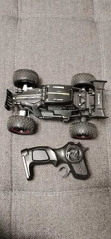 радиоуправляемый танк: Радиоуправляемая машинка-внедорожник с пистолетным пультом управления — 1