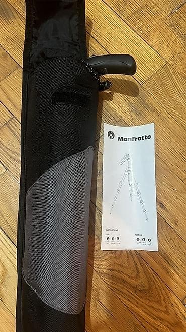 2 портативных штатива для стабилизации камеры. В комплект входит чехол