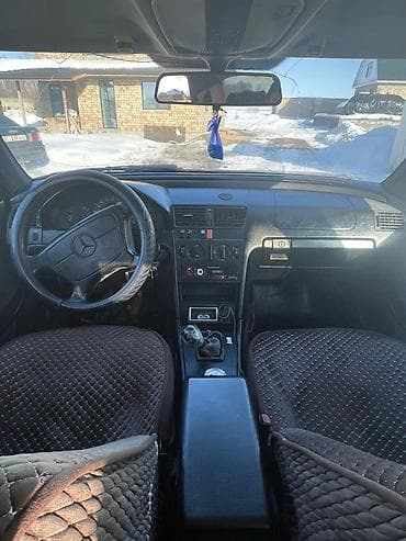 кия 8: Mercedes-Benz C-Class: 1993 г., 1.8 л, Механика, Бензин, Седан — 5