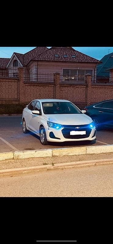 chevrolet onyx: Chevrolet Onix: 2020 г., 1 л, Автомат, Бензин, Седан — 2