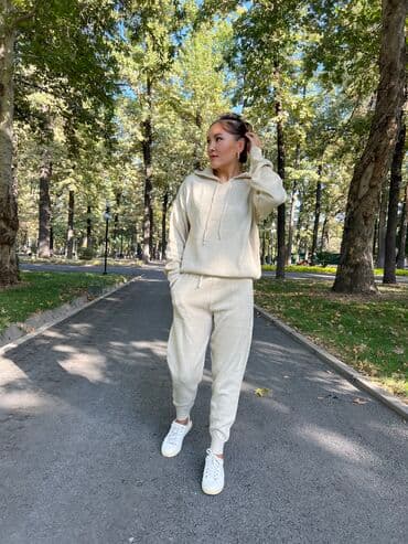 Девочки, осталась последняя двойка 🌷 Трикотажная двойка в наличии! at lalafo.kg Девочки, осталась последняя двойка 🌷 Трикотажная двойка в наличии!