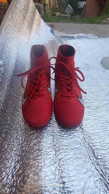 фудболный бутс: Футбольные бутсы/сороконожки Nike, цвет красный. - Тип — 2