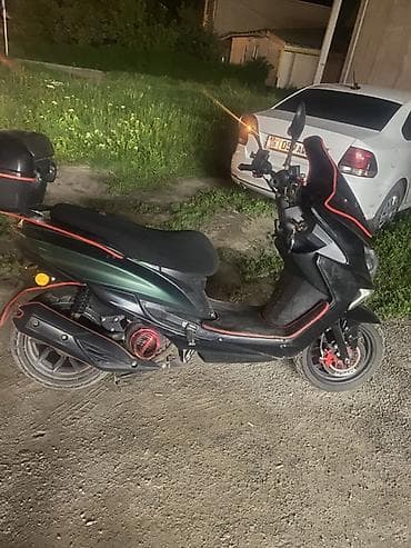 купить кофр на скутер: Скутер 50–125 см³ (визуально классический городской скутер с — 3