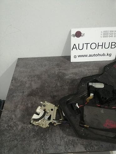 Замок двери Mazda Demio DW3W 1.3 (б/у)