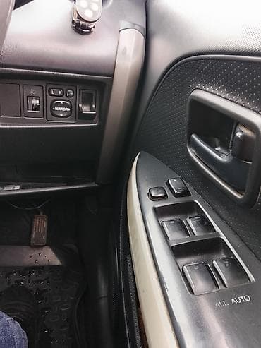 stels flame 200: Toyota Ist: 2005 г., 1.3 л, Автомат, Бензин, Хэтчбэк — 6