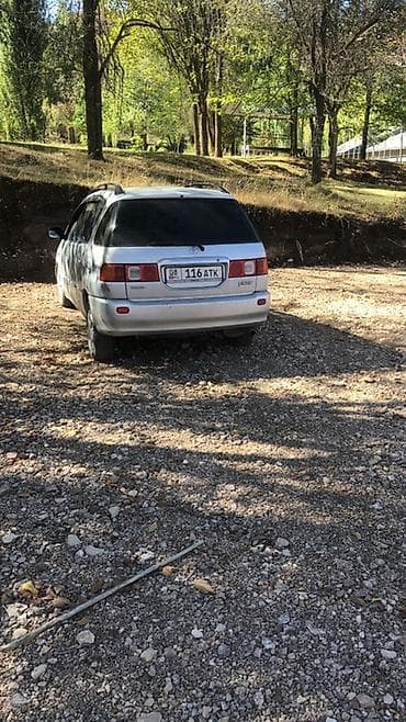 e6 3: Toyota Picnic: 2000 г., 2 л, Ручные, Дизель — 1