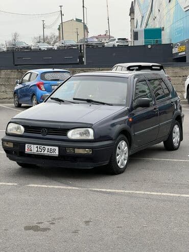 дом на колосах: Volkswagen Golf: 1992 г., 1.8 л, Механика, Бензиновая, Хэтчбэк — 2