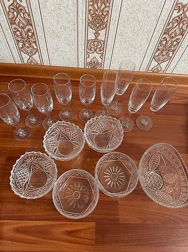 За все 800сом(фужеры,конфетницы,салатницы)