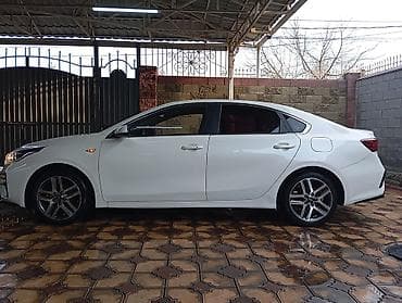 торг у капота: Kia K3: 2020 г., 1.6 л, Автомат, Бензин, Седан — 4