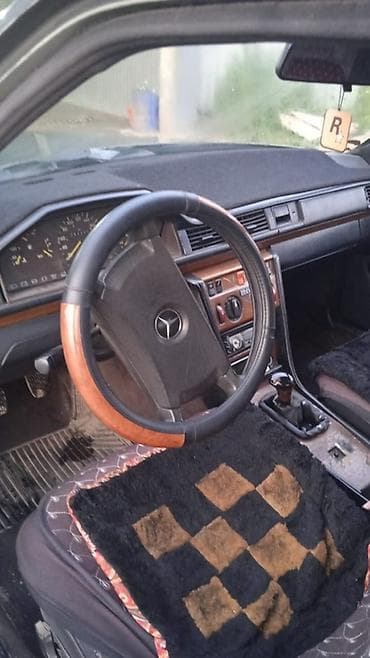 imac 2011: Mercedes-Benz W124: 1992 г., 2.3 л, Механика, Бензин, Седан — 4