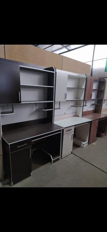 компьютеный стол: Новый компьютерный стол со шкафчиком из российкого ламината В наличии — 1