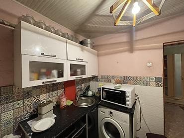 room: Сдаётся уютная 1‑комнатная квартира. Планировка и интерьер: - — 2