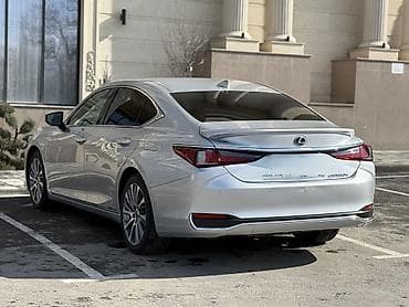 camry 2010: Lexus ES: 2019 г., Типтроник, Гибрид, Седан — 4