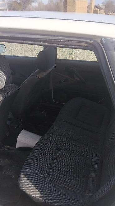 kia joice: Volkswagen Passat: 1991 г., 1.8 л, Механика, Бензин, Седан — 7