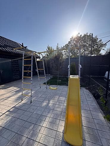 можульные дома: Современный одноэтажный дом с террасой и благоустроенным двориком — 2