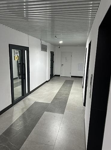 open space: Аренда офисов, 92 м², В бизнес центре, С видом на горы, 1 линия, С оборудованием — 4