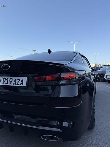 Продажа авто: Черный седан Кузов и внешний вид: - Элегантный аэродинамичный — 7