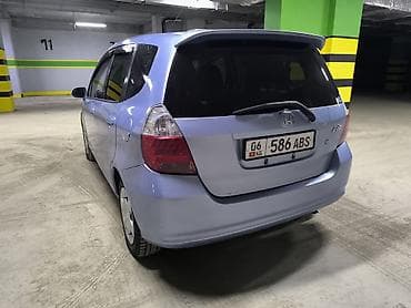 гаражный распродажа: Honda Fit: 2002 г., 1.3 л, Вариатор, Бензин — 3