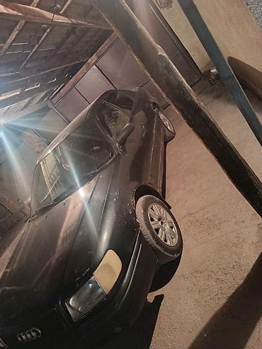 Audi S4: 1992 г., 2 л, Механика, Бензин, Седан — 3