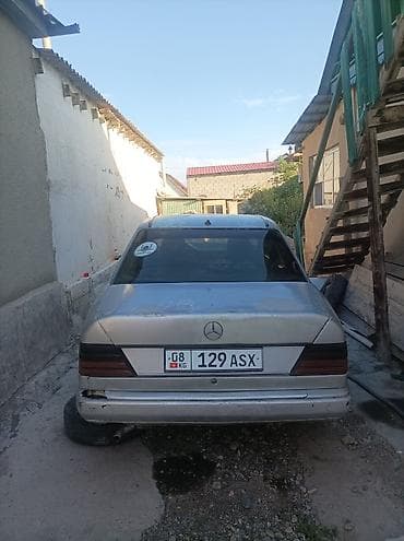 Унаа: Mercedes-Benz W124: 1988 г., 2 л, Кол менен иштөөчү, Бензин, Седан — 1